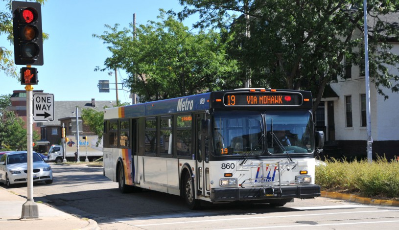 Picture of #19 bus westbound